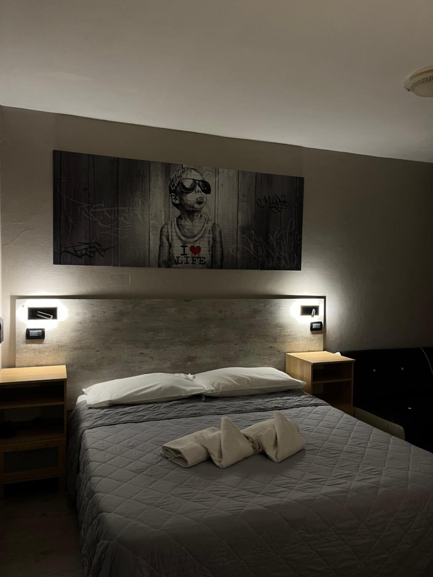 לריצ'י Hotel Pino מראה חיצוני תמונה