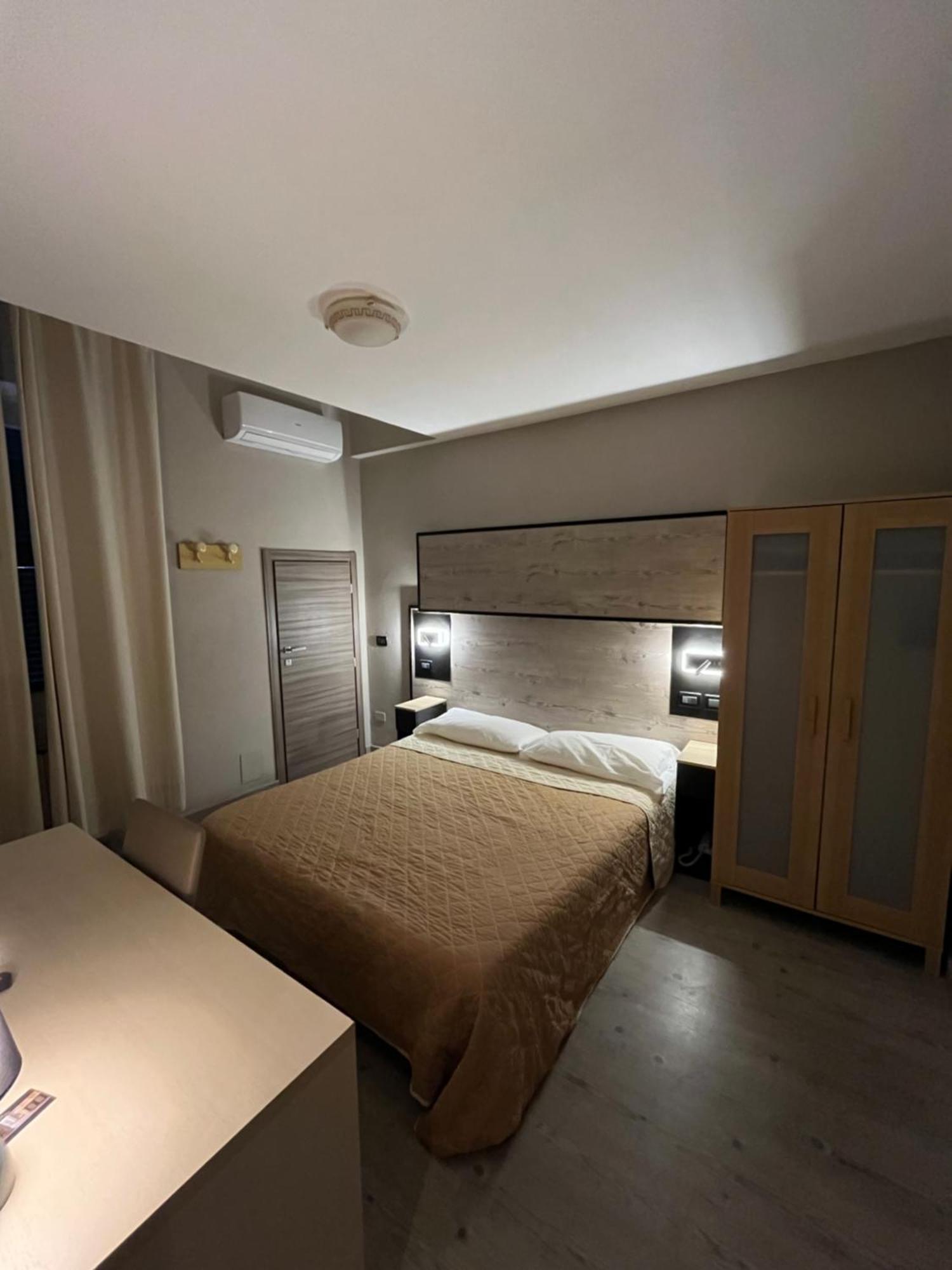 לריצ'י Hotel Pino מראה חיצוני תמונה