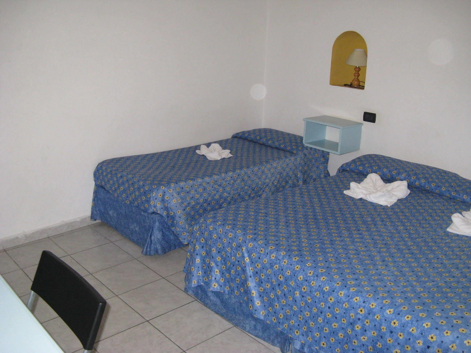 לריצ'י Hotel Pino מראה חיצוני תמונה