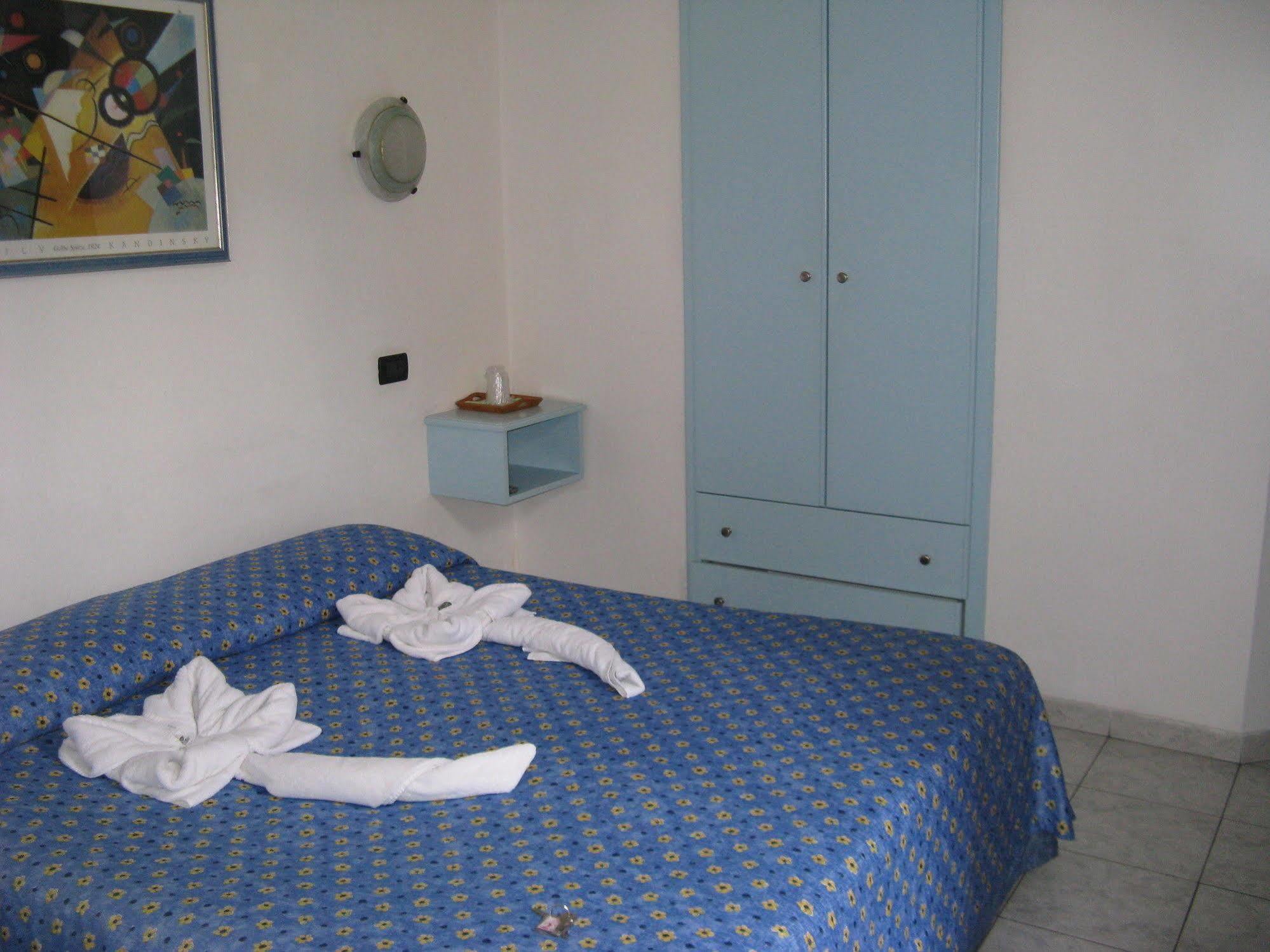 לריצ'י Hotel Pino מראה חיצוני תמונה
