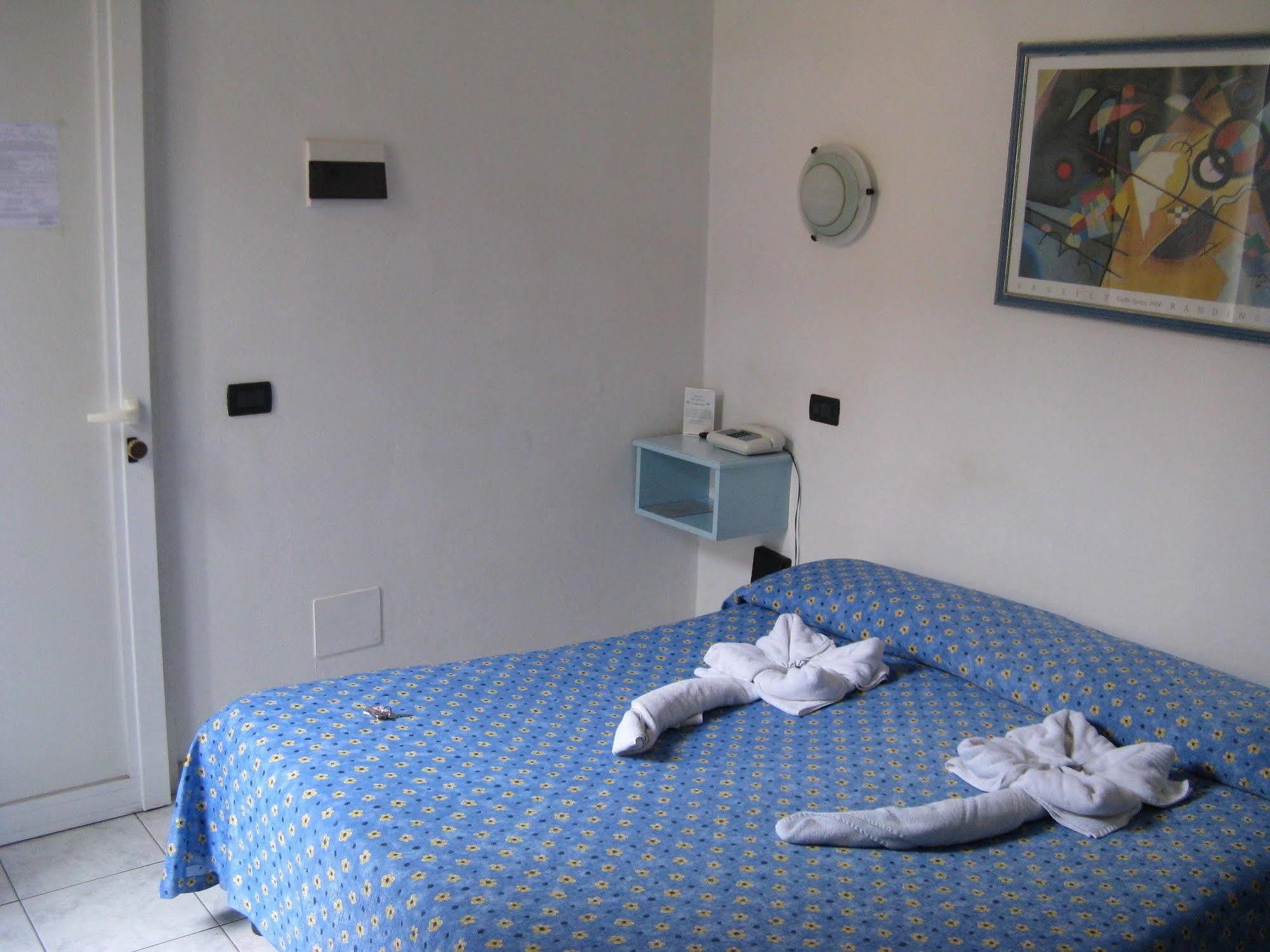 לריצ'י Hotel Pino מראה חיצוני תמונה